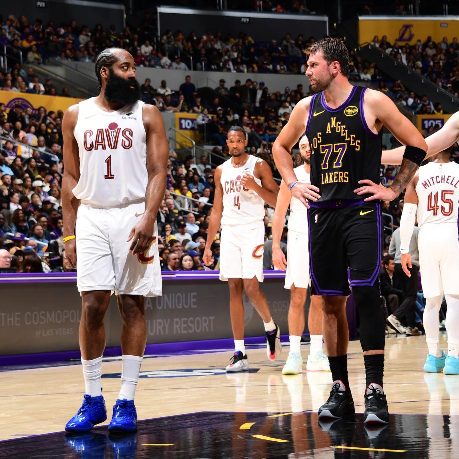 东契奇42+12哈登17分 湖人击败骑士4连胜